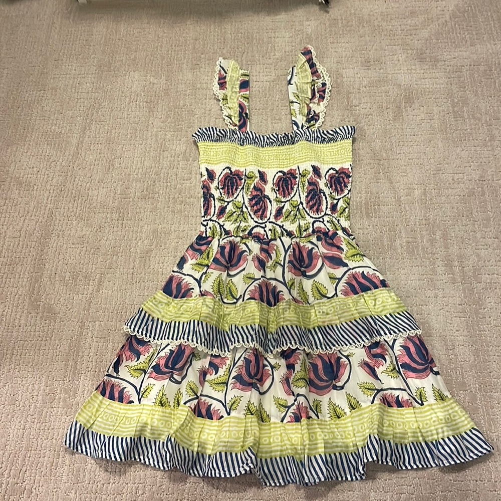 Bell dress. Xs, super comfy and cute. Lightweight for summer. Beautiful detail!